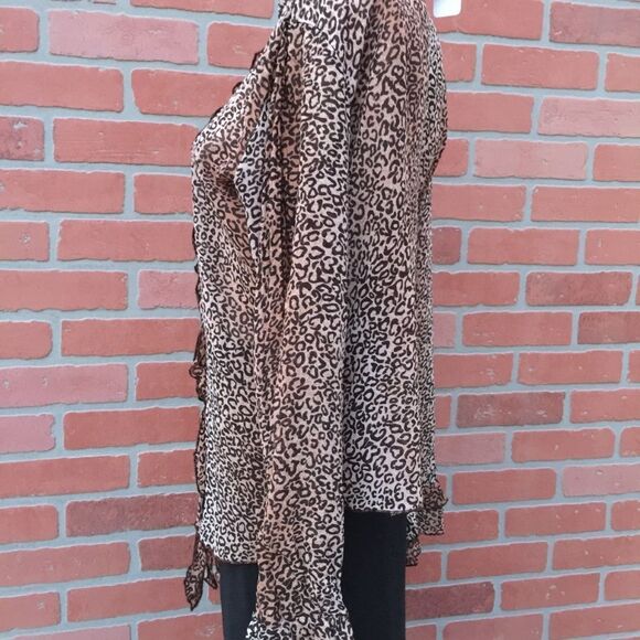 Le Caviar Sz M Leopard Print Ruffled Front Button - Picture 4 of 8